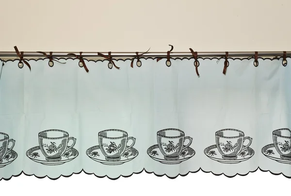 Kaffeetassenmalerei auf sanftem blauem Vorhang — Stockfoto