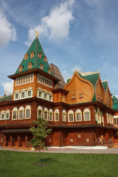 Pałac w Kolomenskoe można jeździć. — Zdjęcie stockowe