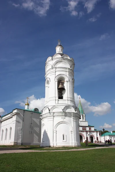 Georgievskaya Bell Tower in the Kolomenskoe. — Stock Photo, Image