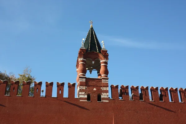 Mosca. Muro del Cremlino. Torre di Tsarskaya . — Foto Stock