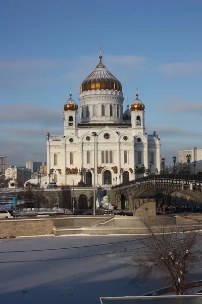 Россия Москва Собор Христа Спасителя Патриарший Мост — стоковое фото