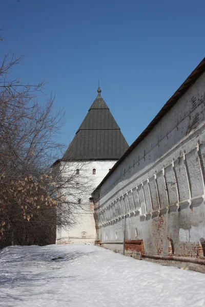 Moscovo. Mosteiro Novospassky. Torre ocidental . — Fotografia de Stock