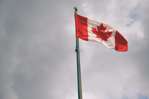 Bandiera sventolante canadese — Foto Stock