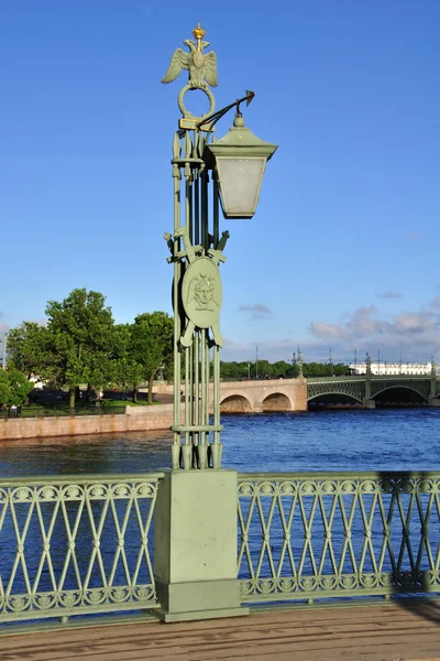 Lantern bridge — Stock Photo, Image