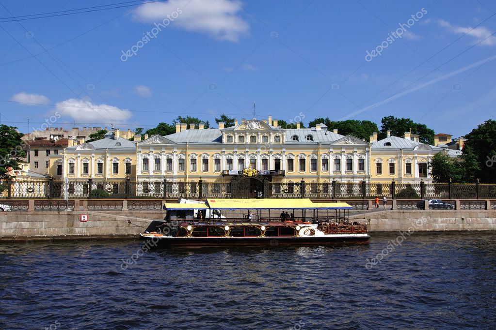 Шереметьевский дворец на волге