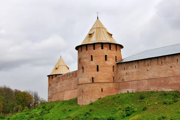 Parede da fortaleza de Veliky Novgorod — Fotografia de Stock