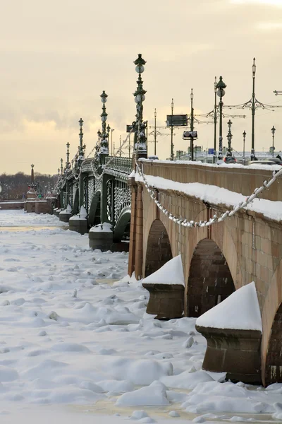 stock image Trinity Bridge over the River Neva in St. Petersburg