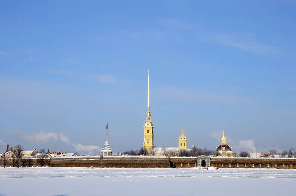 Peter and Paul Fortress. Attractions in St. Petersburg. Winter, — Stock Photo, Image