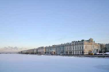 Hermitage. Kış Sarayı. donmuş neva nehir. St. petersburg. Rusya