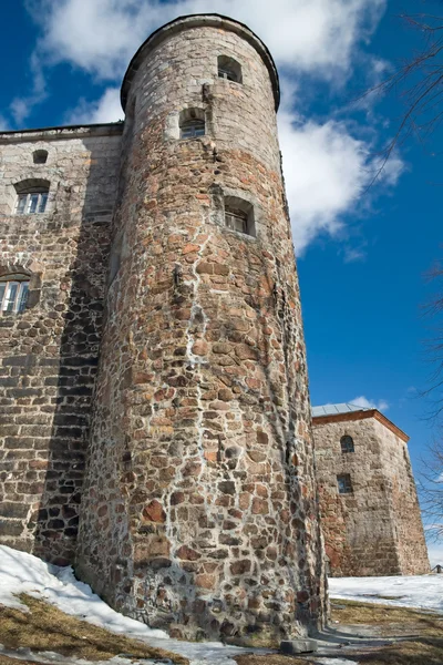 De toren van het oude kasteel in de stad vyborg. Rusland — Stockfoto
