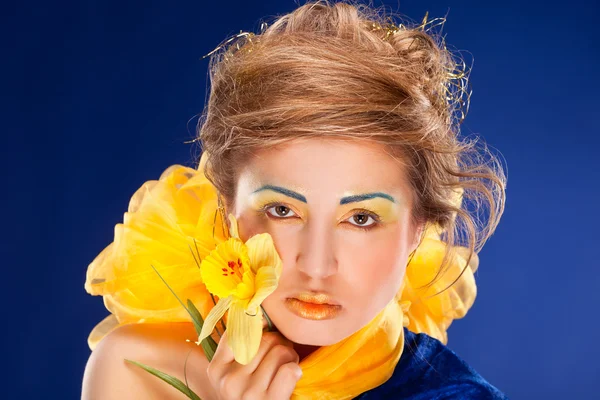Mujer con maquillaje glamuroso — Foto de Stock
