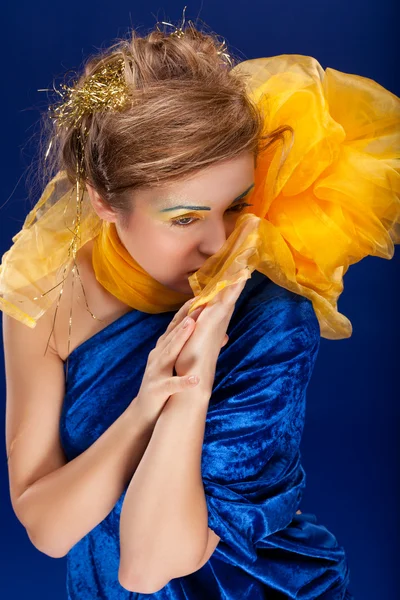Женщина с гламурным макияжем — стоковое фото