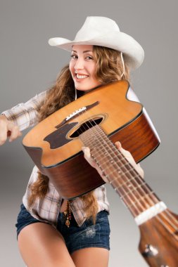 kovboy şapkalı akustik gitar sesy cowgirl