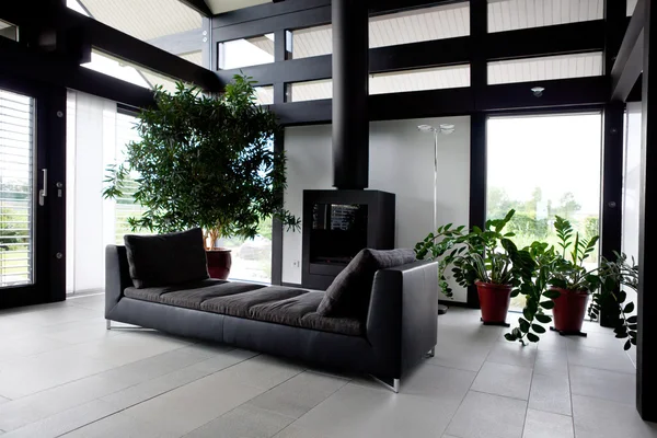 Casa moderna, sala de estar com mobiliário moderno — Fotografia de Stock