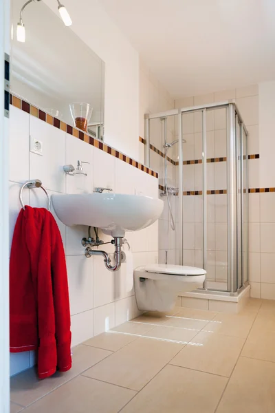 美丽的现代化的浴室内部 — 图库照片
