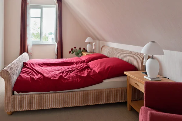 Bellissimo interno di una camera da letto moderna — Foto Stock