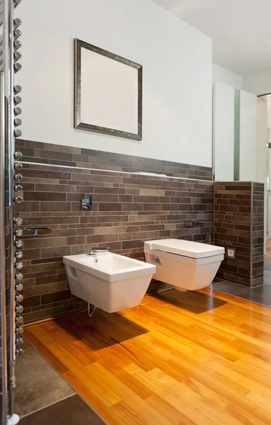 Hermoso interior de un baño moderno — Foto de Stock