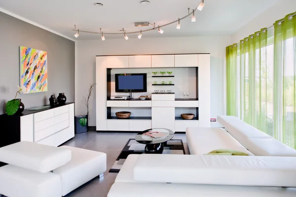 Modernes Haus, Wohnzimmer mit modernen Möbeln — Stockfoto