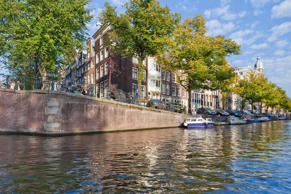 Типових амстердамських каналів — стокове фото