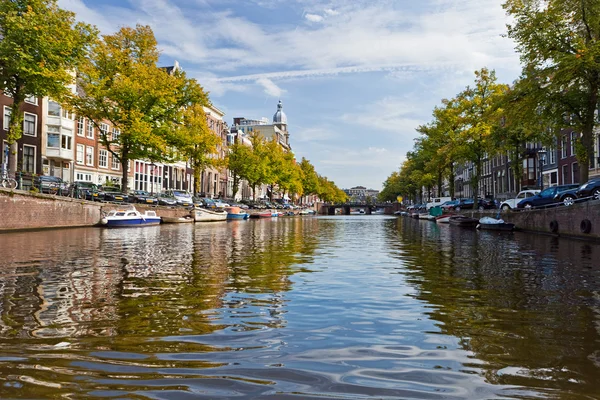 Амстердам-каналы — стоковое фото