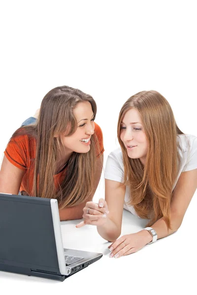 女两个学生用的笔记本电脑 — 图库照片