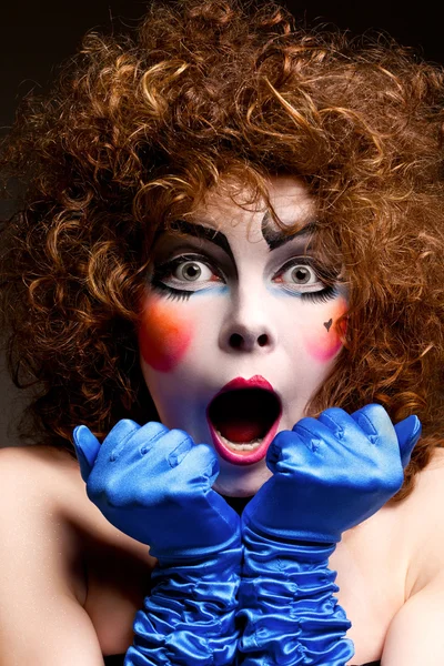 Жінка мима з театральним макіяжем — стокове фото