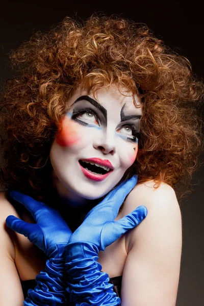 Žena mime s divadelním make-upem — Stock fotografie