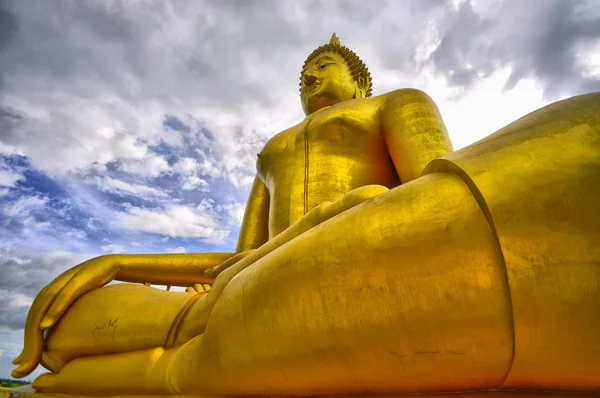 พระพุทธรูปที่ใหญ่ที่สุดในวัดพระเชตุพน ประเทศไทย — ภาพถ่ายสต็อก