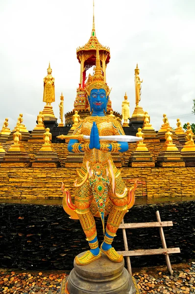 Скульптура Таиланда, иллюстрирующая Рамаяну — стоковое фото