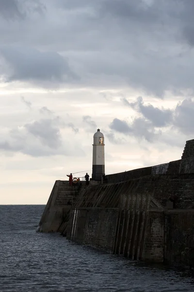 Farol na costa galesa — Fotografia de Stock