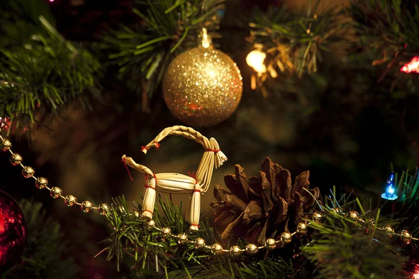 Décorations Traditionnelles Paille Sapin Noël Pologne Éclairées Par Les Lumières — Photo