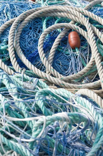 Reti da pesca blu disordinate — Foto Stock
