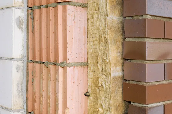Thermal insulation of a house wall — Stock Photo, Image