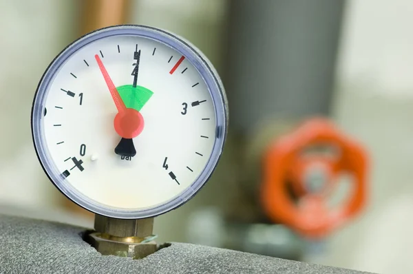 Medidor de pressão em uma caldeira — Fotografia de Stock