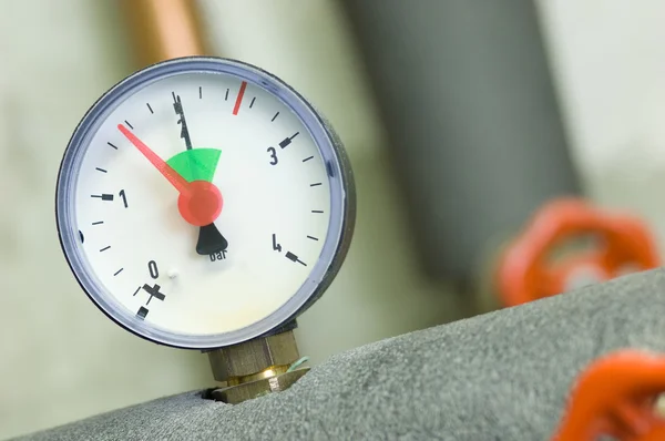 Medidor de pressão em uma caldeira — Fotografia de Stock