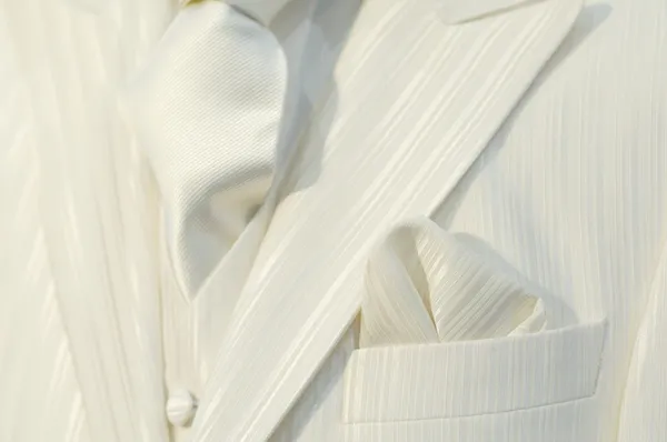 Costume de mariage blanc — Photo