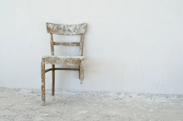 Старі розбиті стілець — стокове фото