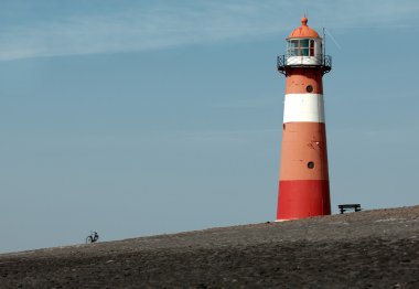 Hollanda Kuzey Denizi'nin kıyısında deniz feneri