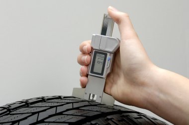 Tyre profile measuring clipart