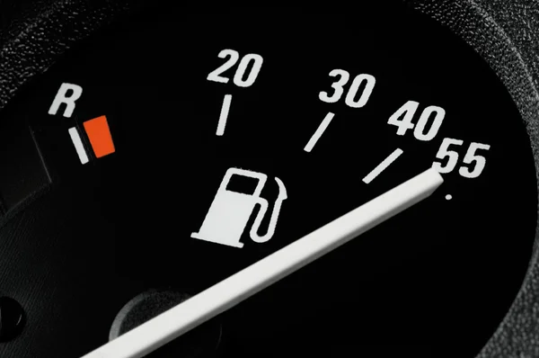 Bränslemätare av en bil — Stockfoto