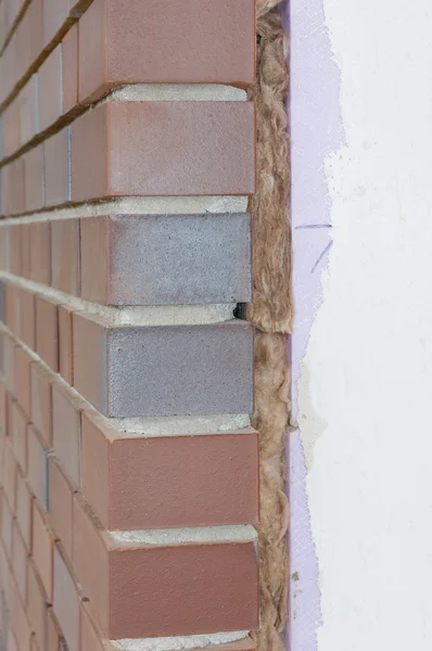 Termisk isolering av en husvägg — Stockfoto