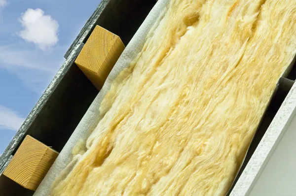 Thermal insulation of a house roof — Stock Photo, Image