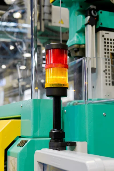 Luz de aviso em uma máquina de processamento — Fotografia de Stock