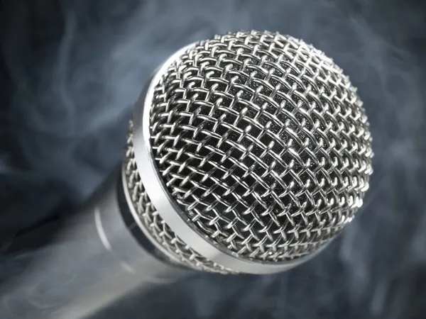 Mikrofon na scéně — Stock fotografie