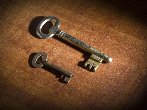 Iki eski anahtar — Stok fotoğraf