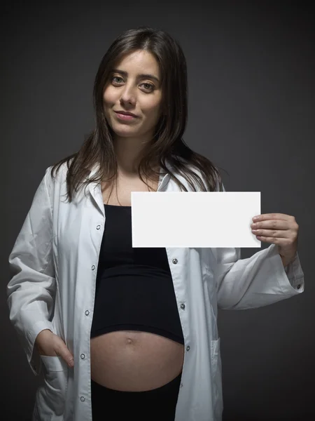 Zwangere vrouwelijke arts — Stockfoto