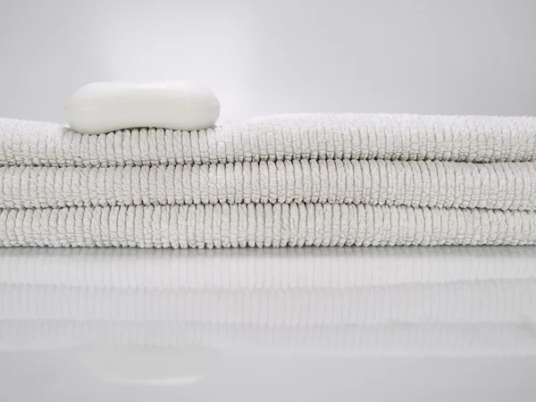 Sapone e asciugamani — Foto Stock