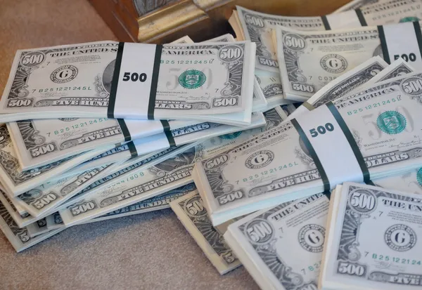 500 Dollar Bills — Stock Photo, Image