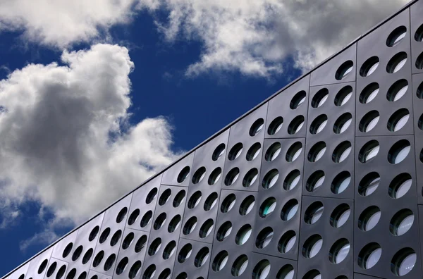 건축 세부 사항 및 하늘 — 스톡 사진
