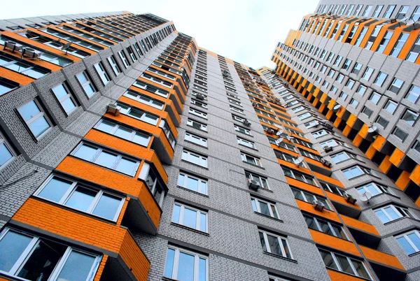 Prédio Apartamentos Arranha Céus Com Varandas Cor Laranja Kiev Ucrânia — Fotografia de Stock